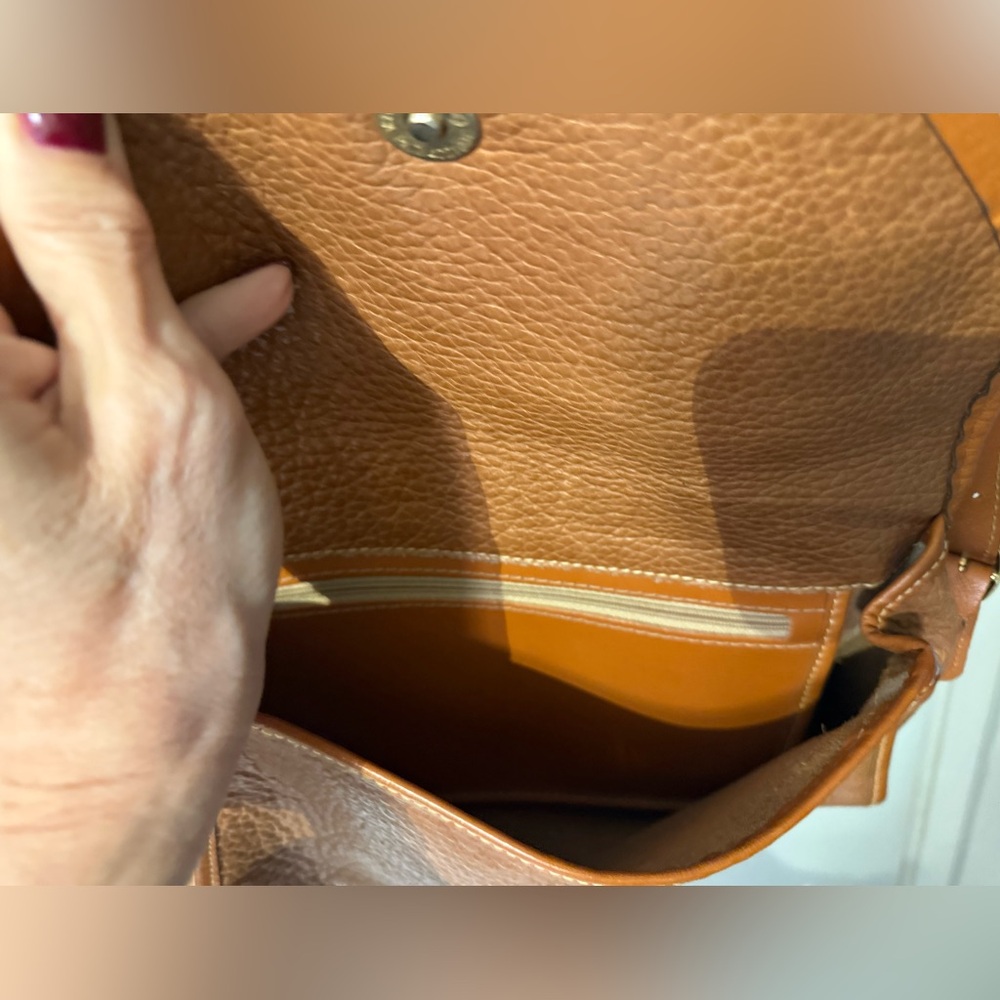 Vintage Carlos Falchi leather crossbody bag - Picture 4 of 14